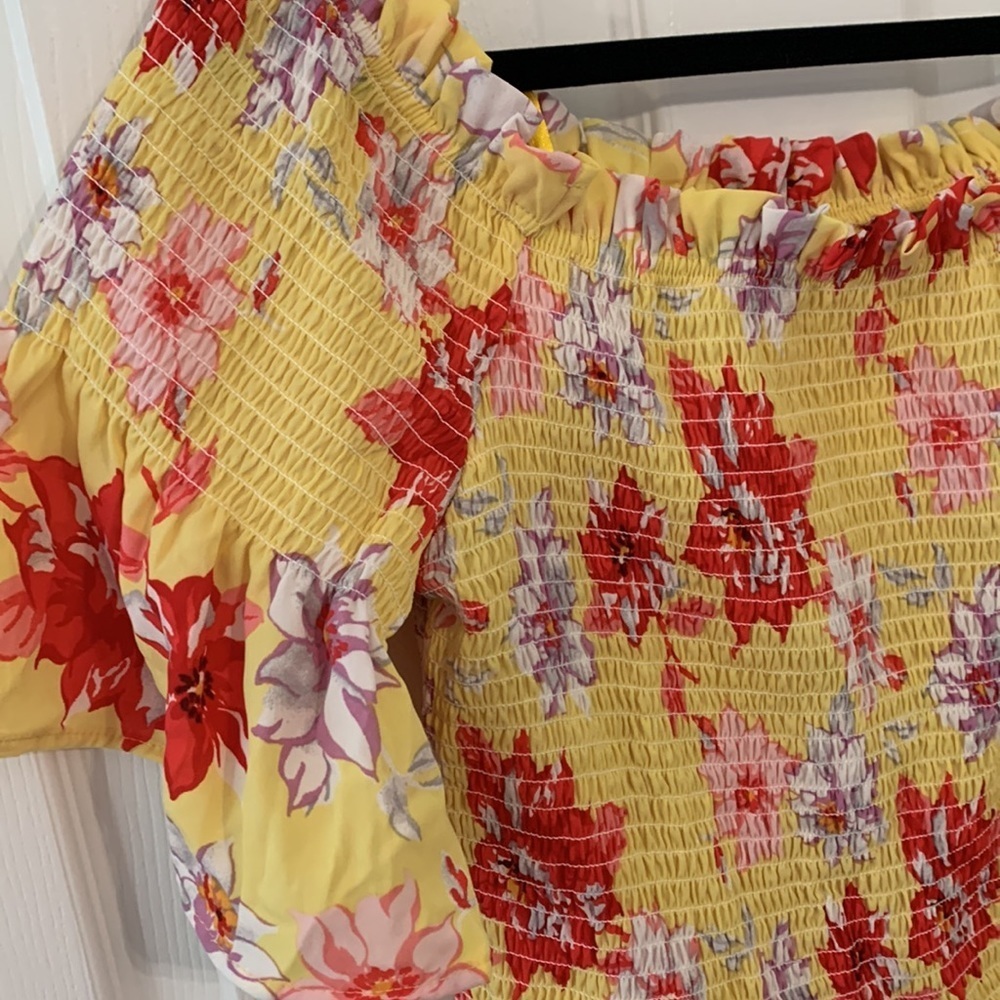 EUC Love J off shoulder yellow/red/pink floral dress Women’s Plus size 2X - Picture 3 of 4